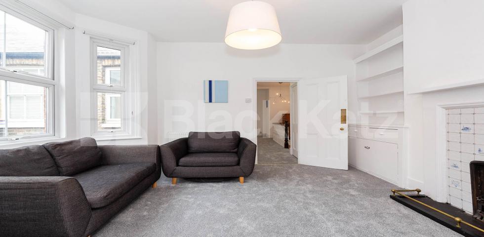 Central camden location 3 double bedrooms plus lounge mins to tube snd shops College Place, Camden